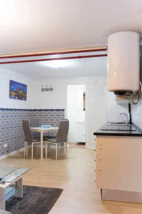 Apartamento Sotano En Gran Via Madrid Exterior foto