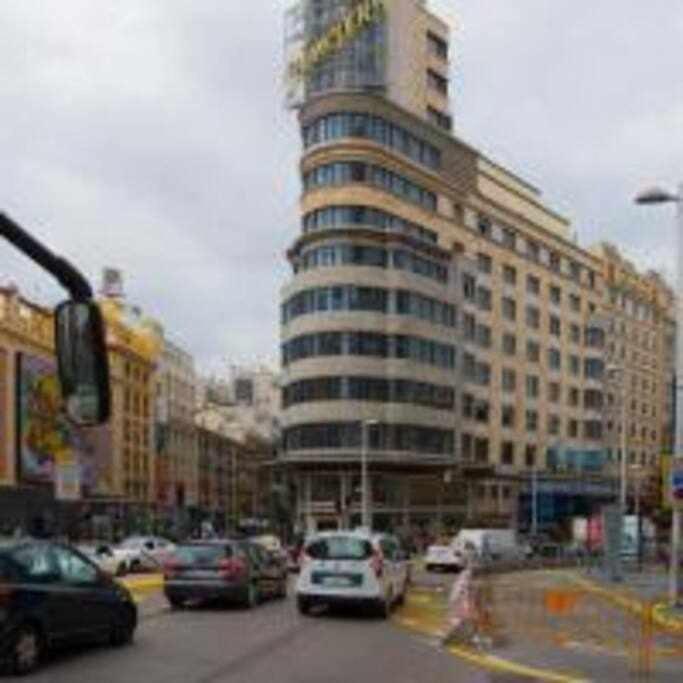 Apartamento Sotano En Gran Via Madrid Exterior foto