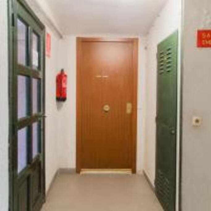 Apartamento Sotano En Gran Via Madrid Exterior foto